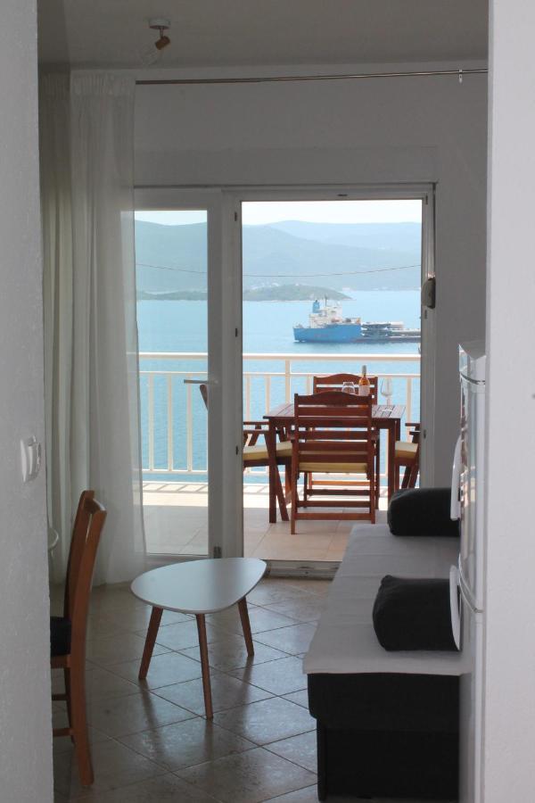 Bella Vista Apartment Komarna Exterior foto